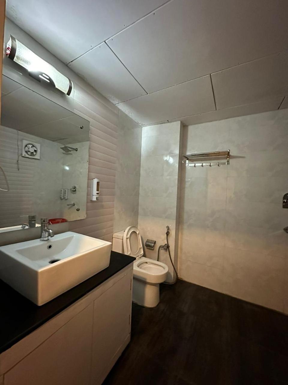 Hotel Manali Queen 外观 照片