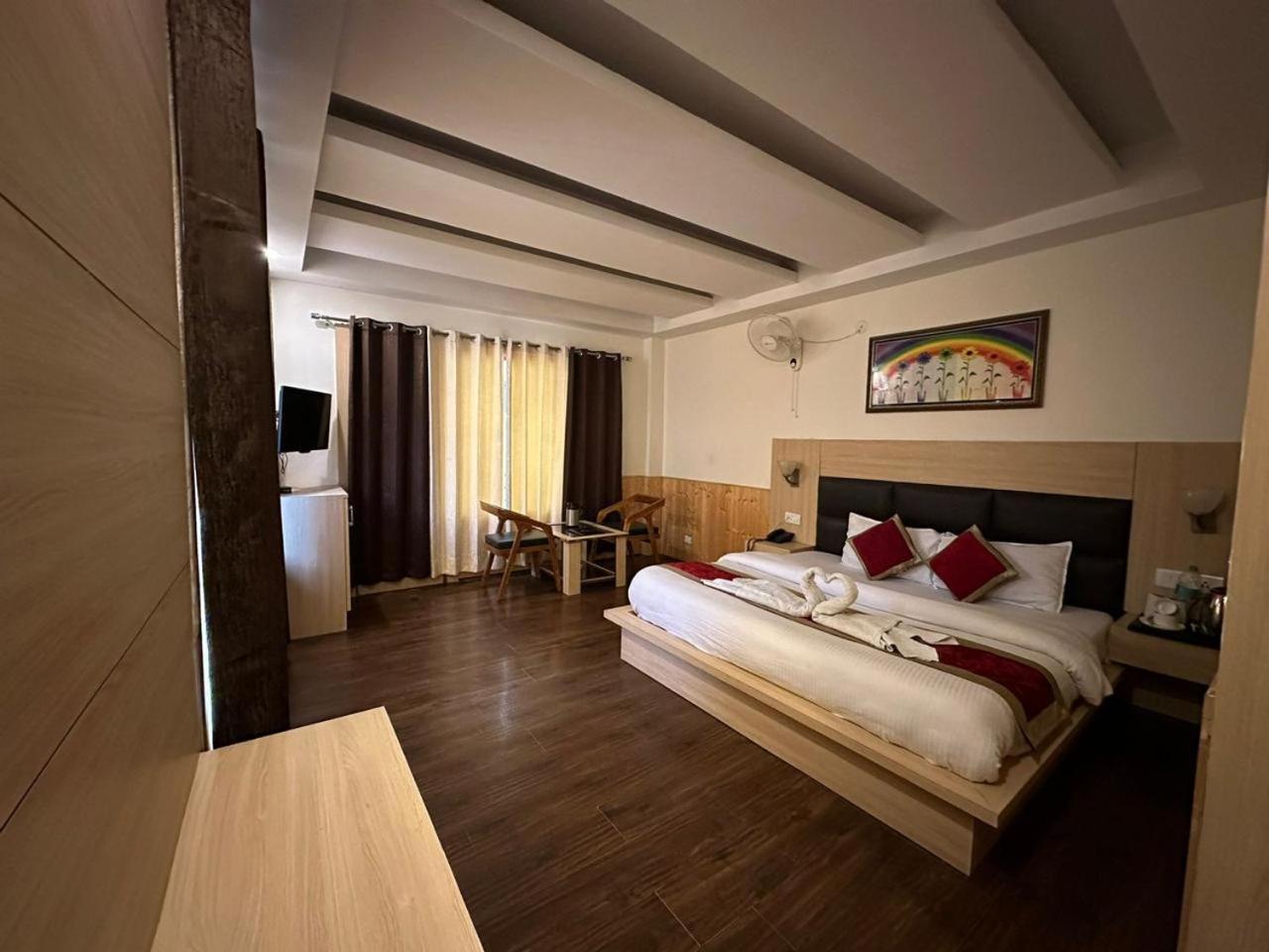 Hotel Manali Queen 外观 照片